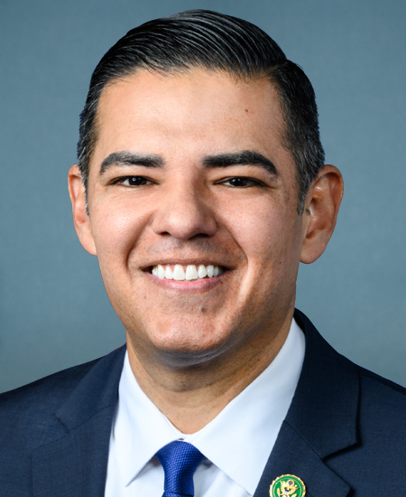 Robert Garcia 标准像