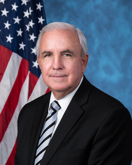 Carlos A. Gimenez 标准像