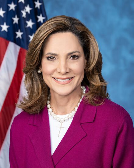 Maria Elvira Salazar 标准像