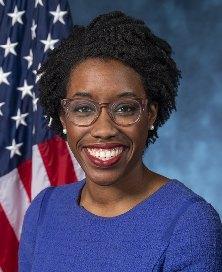 Lauren Underwood 标准像