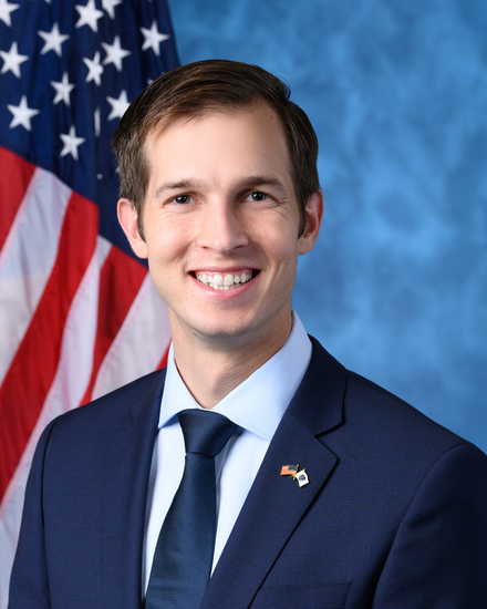 Jake Auchincloss 标准像