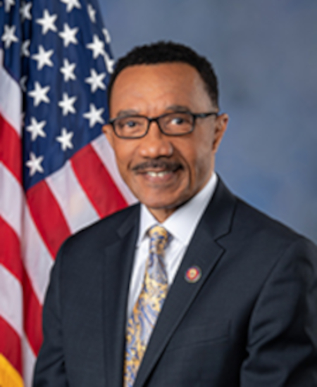 Kweisi Mfume 标准像