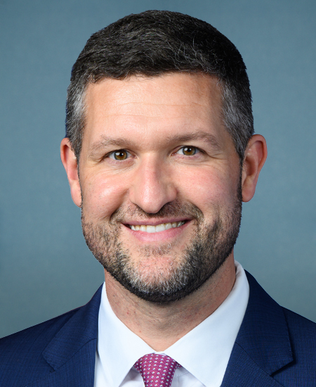 Patrick Ryan 标准像