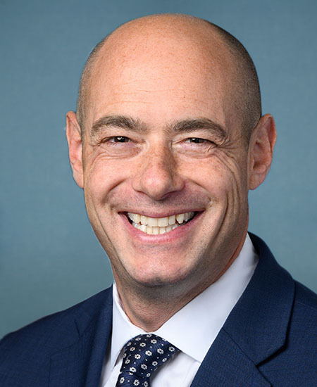 Greg Landsman 标准像