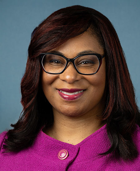 Janelle S. Bynum 标准像
