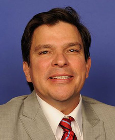 Vicente Gonzalez 标准像