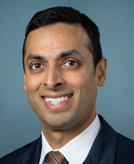 Suhas Subramanyam 标准像