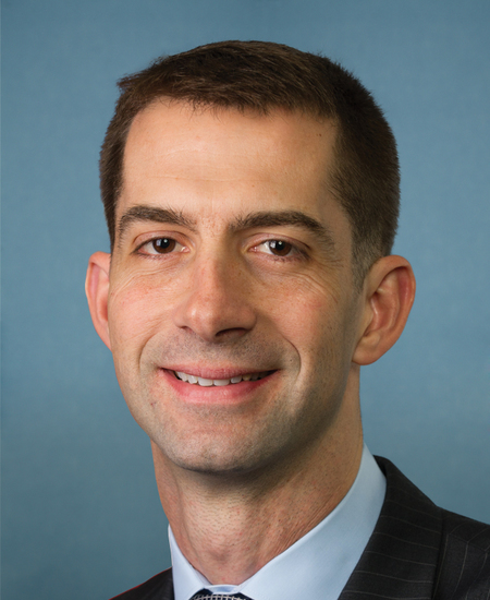 Tom Cotton 标准像