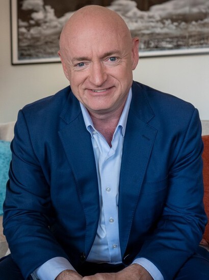 Mark Kelly 标准像