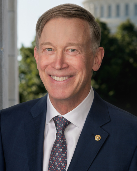 John W. Hickenlooper 标准像