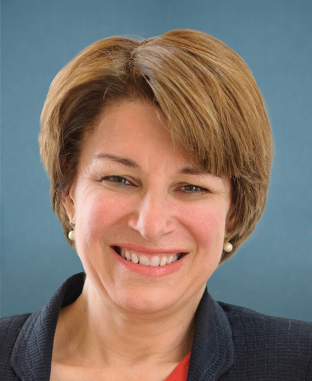 Amy Klobuchar 标准像