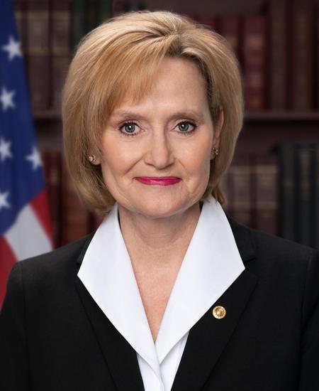 Cindy Hyde-Smith 标准像