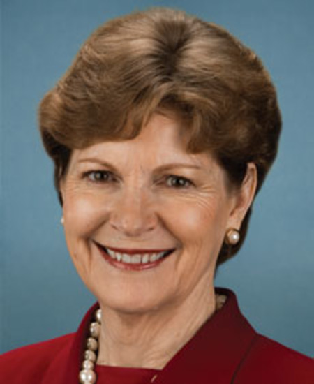 Jeanne Shaheen 标准像