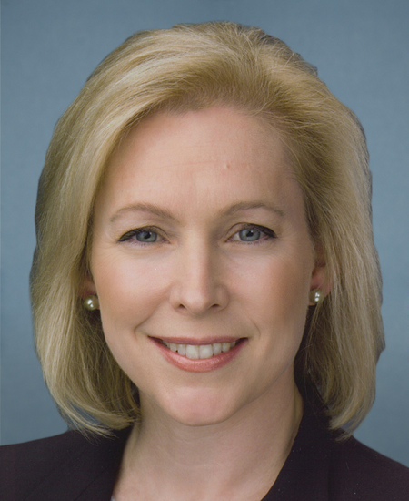 Kirsten E. Gillibrand 标准像