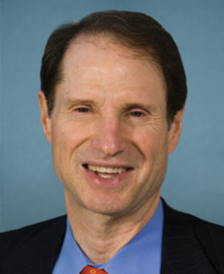 Ron Wyden 标准像